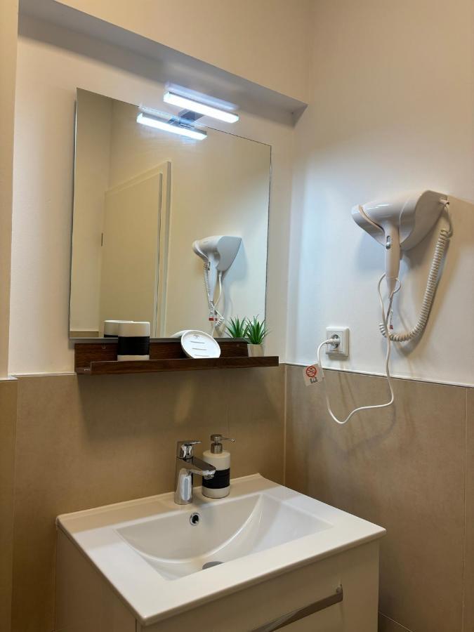 Lenti Duesseldorfer Apartment'S Bagian luar foto