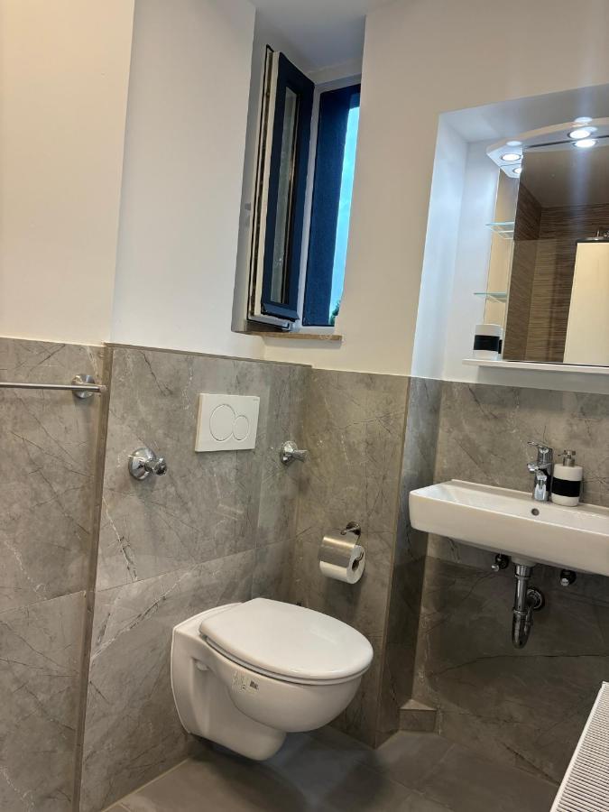 Lenti Duesseldorfer Apartment'S Bagian luar foto