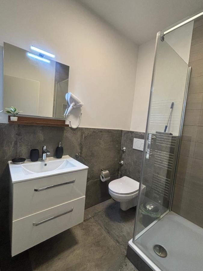 Lenti Duesseldorfer Apartment'S Bagian luar foto