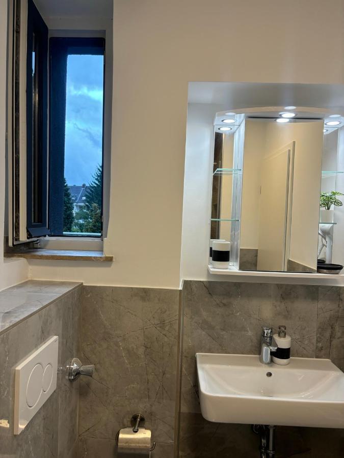 Lenti Duesseldorfer Apartment'S Bagian luar foto