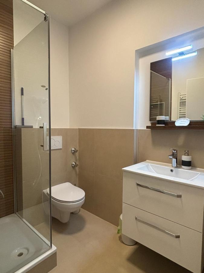 Lenti Duesseldorfer Apartment'S Bagian luar foto