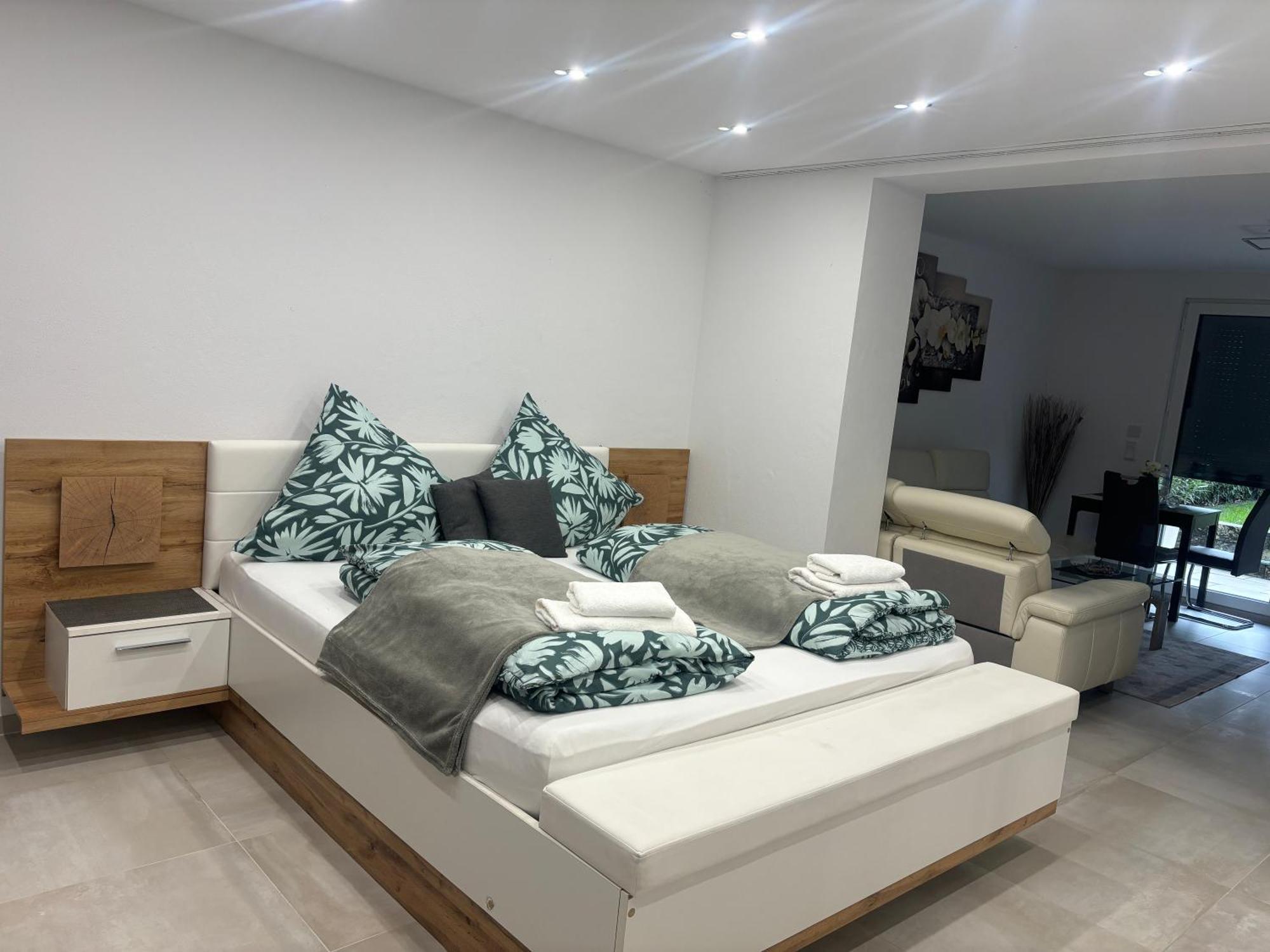 Lenti Duesseldorfer Apartment'S Bagian luar foto